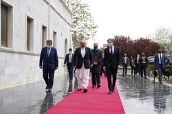 Mỹ tiến hành bước đi đầu tiên cho việc rút quân khỏi Afghanistan