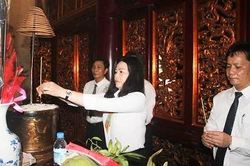 Huyện Thanh Ba dâng hương tưởng niệm các Vua Hùng