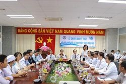 Chuyển giao kỹ thuật can thiệp nội mạch thần kinh và nội soi khớp