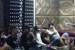 Phát hiện 9 người dương tính với ma túy tại quán karaoke