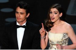 Lí do Oscars 2011 là đêm tồi tệ nhất lịch sử: Anne Hathaway không 'gánh' nổi đồng đội vô duyên, tưởng ai hóa ra tài tử Người Nhện