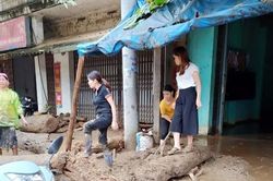 Bắc Bộ mưa lớn, lũ quét và sạt lở đất rình rập khắp nơi