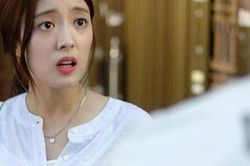 Bất ngờ phát hiện bị chồng sắp cưới và bạn học cũ 'cắm sừng'