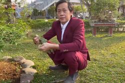 Danh hài Hoài Linh đạt nút vàng Youtube sau 2 tháng 11 ngày