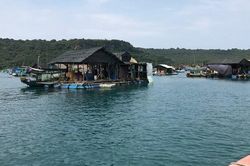 Mùa gió chạy nơi đảo xa