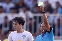 Văn Toàn bất bình vì trọng tài không cho HAGL hưởng penalty