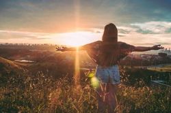 Những thói quen hằng ngày giúp bạn trông trẻ hơn đến 10 tuổi