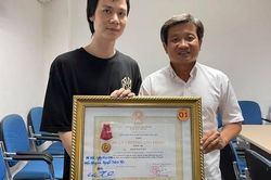 Ông Đoàn Ngọc Hải tặng lại Huân chương, đúng hay sai?