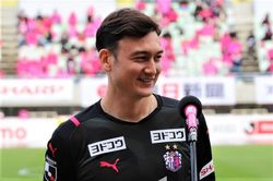 Báo Thái gọi Văn Lâm là 'thần may mắn' của Cerezo Osaka