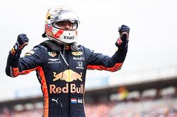 Chặng Emilia - Romagna Grand Prix: Hamilton cứu lại một ngày thảm họa của Mercedes