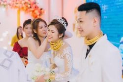 Khoe quà cưới toàn vàng, cô dâu 2K khiến netizen 'choáng váng'