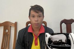 Phá gương xe ô tô của người khác vì... cãi lộn với bạn gái