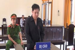 Tự khai nhận việc tàng trữ vũ khí quân dụng sau khi gây ra án mạng