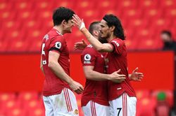 Thắng trận thứ 4 liên tiếp, MU chỉ còn kém Man City 8 điểm