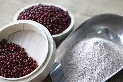 Phương pháp trị sạch mụn lưng trong vòng '1 nốt nhạc' với bột đậu đỏ