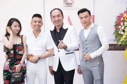 Đại gia Minh Nhựa bị 'nghi ngờ giới tính' vì đòi ngủ chung với bạn thân