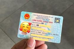 Cận cảnh thẻ Căn cước công dân gắn chíp mới: Màu sắc sinh động, nhỏ gọn và hiện đại hơn
