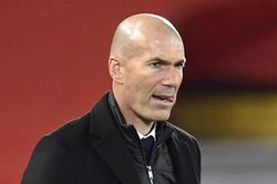 Zidane từ chối trả lời về Super League