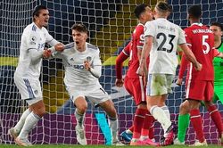 Leeds 1-1 Liverpool: Mất điểm cay đắng, Liverpool lỡ cơ hội vào top 4