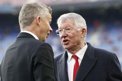 Sir Alex Ferguson: 'Nhà Glazer đang vượt quá giới hạn nếu tham gia Super League'