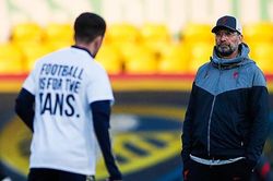 Leeds phản đối Super League bằng hành động đặc biệt ở trận hòa Liverpool