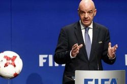 Chủ tich FIFA: 'Các đội Super League phải lựa chọn, không có chuyện nửa nọ nửa kia'
