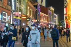 Khám phá cuộc sống vui chơi về đêm ở Vũ Hán một năm sau đại dịch Covid-19