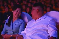 Ông Kim Jong Un cùng phu nhân rạng rỡ sánh đôi trong 'Ngày Mặt Trời'