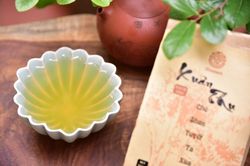 Trà Xuân Thu, vàng ươm, trong veo, tinh khôi mà tươi mới