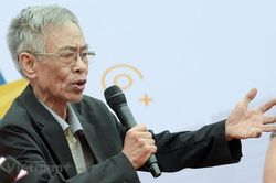 Nhà thơ Hoàng Nhuận Cầm, tác giả 'Mùi cỏ cháy' đột ngột qua đời