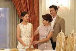 Ngày cưới, em được mẹ chồng trao vàng trĩu cổ, chưa kịp nở mặt nở mày, bà đã ném cho một tờ danh sách khiến em hết hồn