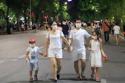 Hà Nội có nắng đến cuối tuần, nhiệt độ cao nhất đạt 34 độ C