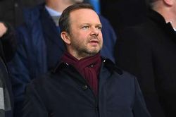 Ed Woodward từ chức phó chủ tịch MU