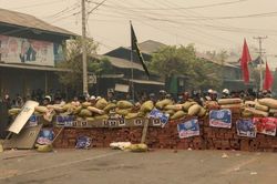 ASEAN tổ chức hội nghị thượng đỉnh về Myanmar khi EU nới rộng lệnh trừng phạt