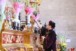Bên trong đền thờ các vua Hùng tại Cần Thơ ngày Giỗ Tổ