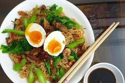 3 món ăn sáng tuyệt ngon với mì tôm