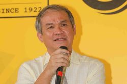 Bầu Đức chấn chỉnh vụ vé chợ đen: 'Phải làm mọi cách để vé đến tay người hâm mộ đích thực'