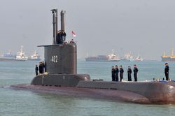 Tàu ngầm Indonesia có thể chìm sâu 700 m