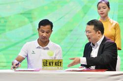 Cựu tuyển thủ Lê Quốc Vượng nhận ghế HLV trưởng Hòa Bình FC: 'Tôi học hỏi Văn Quyến ở vị trí tiền đạo'