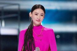 Trương Bá Chi vẫn 'bội thu' dù bị loại khỏi show truyền hình vì hát kém