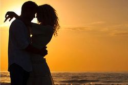 Chọn người mình yêu hay người yêu mình, cuối cùng vẫn đứt gánh giữa đường