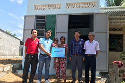 Bàn giao 11 căn nhà tình nghĩa cho người dân
