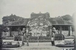 Hình độc về lăng Cha Cả ở Sài Gòn thập niên 1920