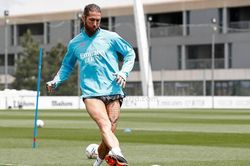 Sergio Ramos khỏi Covid-19, sẵn sàng ra sân quyết đấu với Chelsea