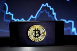 Bitcoin bất ngờ lao dốc, mất mốc 50.000 USD