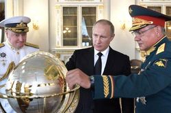 Đòn 'tâm lý chiến' của ông Putin: Nga rập rình 'lên cò súng', Ukraine 'sống trong sợ hãi'?
