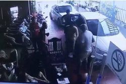 Đâm chết người vì không chuộc được điện thoại
