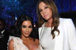 Cha dượng chuyển giới của Kim Kardashian muốn tranh cử thống đốc