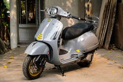Tôi có nên mua Vespa GTS 300 cũ giá gần 140 triệu đồng?