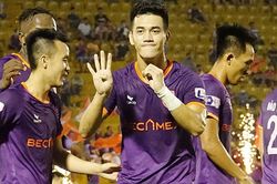 Thủ môn gây sốc thế giới giúp loại Bình Dương tại Cúp quốc gia